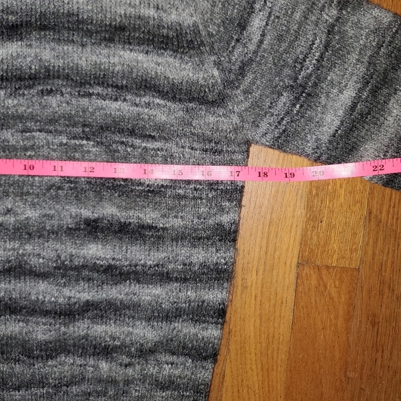 Columbia Striped Crew Neck Sweater - Picture 5 of 9